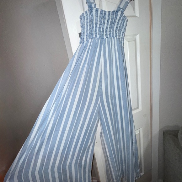 Tractr NWT 2/26 Blue and White Striped wide legged Jumpsuit - Picture 6 of 7
